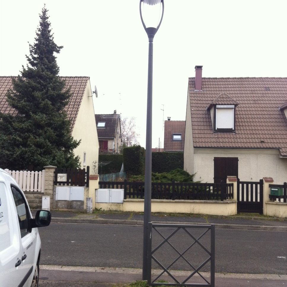 Lampadaire télégéré par contrôleurs Citylone Ville les Mureaux