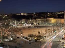 Place Bellecour vue aérienne - gestion par solution locale contrôleurs Citylone