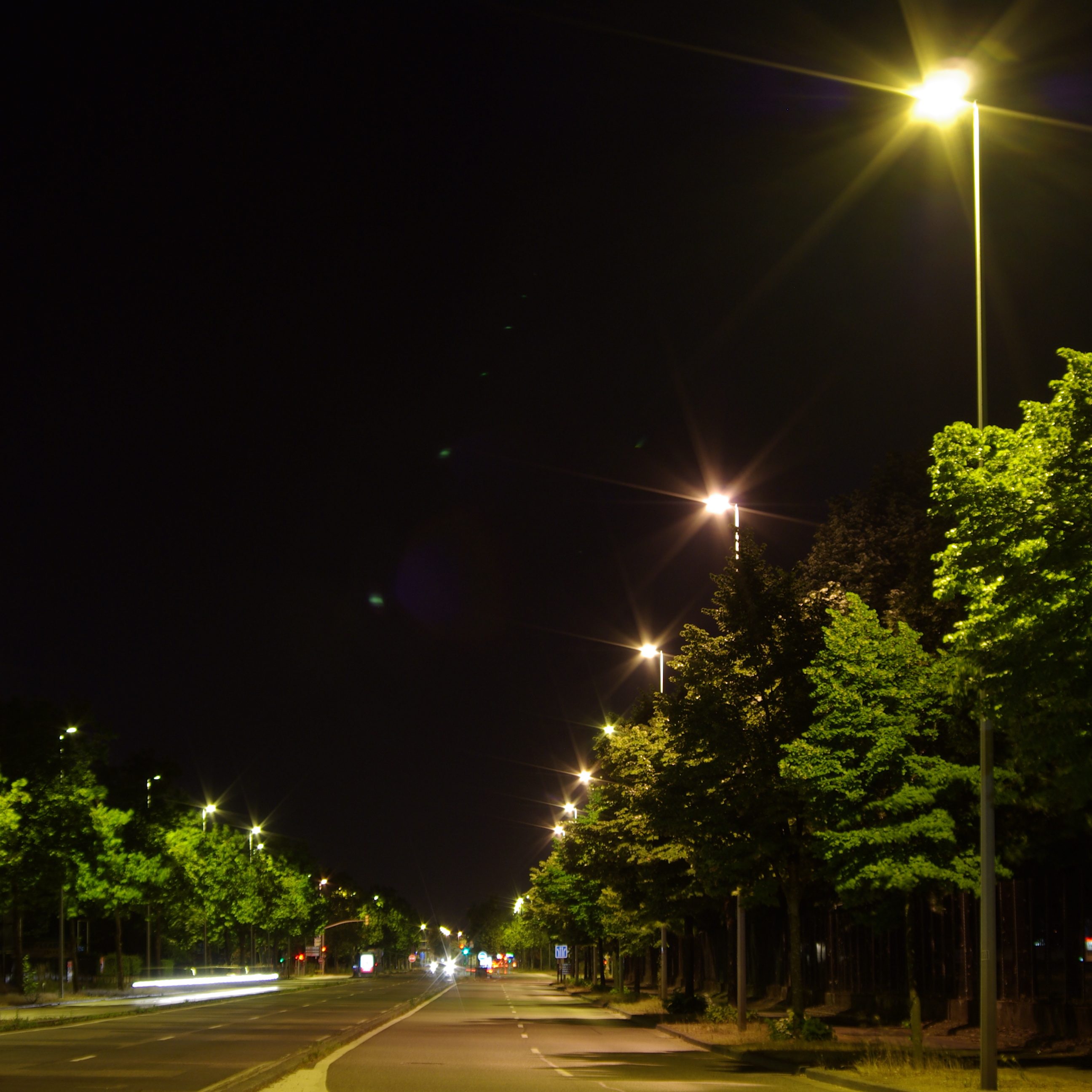 Avenue de l'Europe à St Priest de nuit télégérés par contrôleurs Citylone